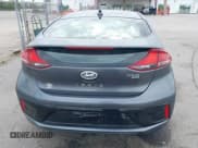 ✅ 2018 Hyundai Ioniq Blue • VIN: KMHC65LC9JU077745 • Lot: 42170399. Wystawiony na IAAI z przebiegiem 123 207 mil. Bezpłatny archiwum sprzedaży aukcyjnych z USA i szczegółowy raport historii pojazdu na DreamBid. Zdjęcie 16.