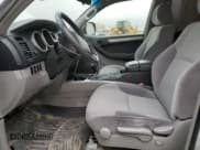 ✅ 2003 Toyota 4Runner SR5 • VIN: JTEBT14R038000984 • Lot: 82448835. Wystawiony na Copart z przebiegiem 438 368 mil. Bezpłatny archiwum sprzedaży aukcyjnych z USA i szczegółowy raport historii pojazdu na DreamBid. Zdjęcie 7.