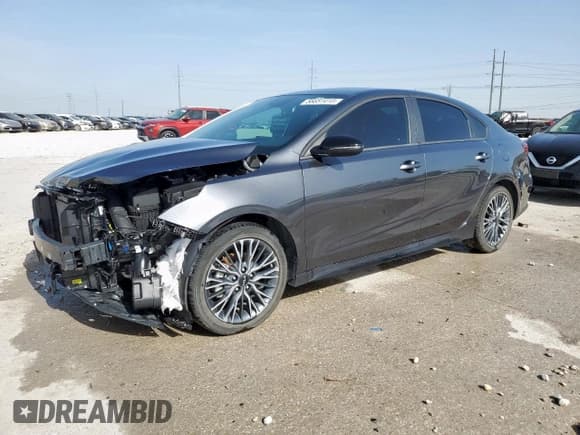 ✅ 2024 Kia Forte GT-Line • VIN: 3KPF54AD8RE756622 • Lot: 56651415. Wystawiony na Copart z przebiegiem 11 349 mil. Bezpłatny archiwum sprzedaży aukcyjnych z USA i szczegółowy raport historii pojazdu na DreamBid. Zdjęcie 1.