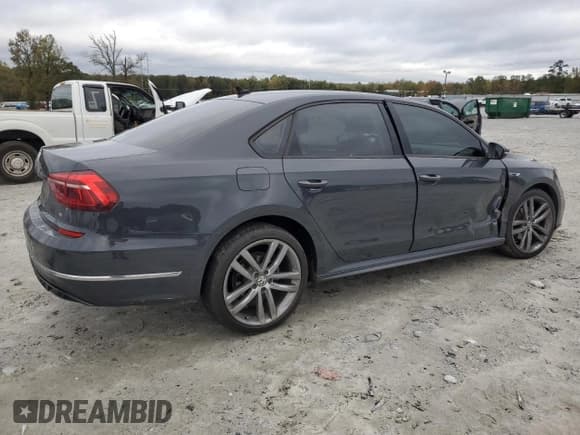 ✅ 2018 Volkswagen Passat S • VIN: 1VWAA7A36JC015344 • Лот: 82348465. Опубликован ранее на Copart с пробегом 93 068 миль. Бесплатный доступ к архиву аукционных продаж из США и подробный отчёт об истории автомобиля на DreamBid. Изображение 3.