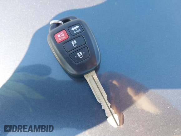 ✅ 2018 Toyota Corolla L • VIN: 2T1BURHE8JC114403 • Lot: 43407301. Listed on IAAI with 64,479 mi. Free auction sales archive from the USA and detailed vehicle history report at DreamBid. Image 11.