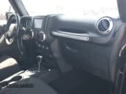 ✅ 2018 Jeep Wrangler Unlimited Sahara • VIN: 1C4BJWEG8JL913796 • Lot: 43761643. Wystawiony na IAAI z przebiegiem 92 232 mil. Bezpłatny archiwum sprzedaży aukcyjnych z USA i szczegółowy raport historii pojazdu na DreamBid. Zdjęcie 5.