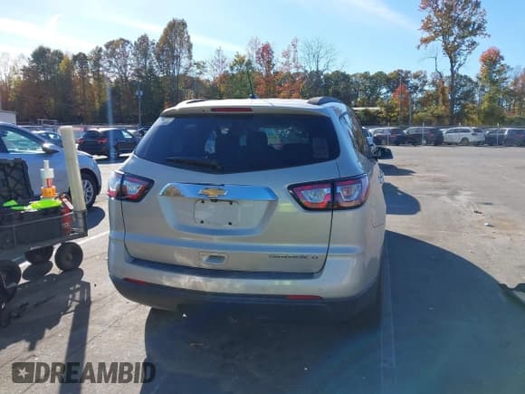 ✅ 2013 Chevrolet Traverse LT • VIN: 1GNKRGKD1DJ217751 • Lot: 43539079. Wystawiony na IAAI z przebiegiem 225 008 mil. Bezpłatny archiwum sprzedaży aukcyjnych z USA i szczegółowy raport historii pojazdu na DreamBid. Zdjęcie 16.