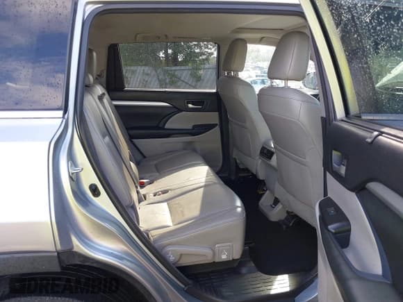 ✅ 2017 Toyota Highlander XLE • VIN: 5TDJZRFH4HS403774 • Lot: 43054652. Listed on IAAI with 97,859 mi. Free auction sales archive from the USA and detailed vehicle history report at DreamBid. Image 8.