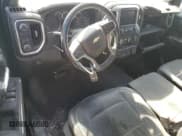 ✅ 2019 Chevrolet Silverado 1500 LTZ • VIN: 1GCPWEED5KZ134099 • Lot: 75094584. Wystawiony na Copart z przebiegiem 79 318 mil. Bezpłatny archiwum sprzedaży aukcyjnych z USA i szczegółowy raport historii pojazdu na DreamBid. Zdjęcie 8.