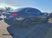 ✅ 2018 Mercedes-Benz C 300 • VIN: 55SWF4KB1JU259631 • Lot: 94439875. Wystawiony na Copart z przebiegiem 75 842 mil. Bezpłatny archiwum sprzedaży aukcyjnych z USA i szczegółowy raport historii pojazdu na DreamBid. Zdjęcie 3.