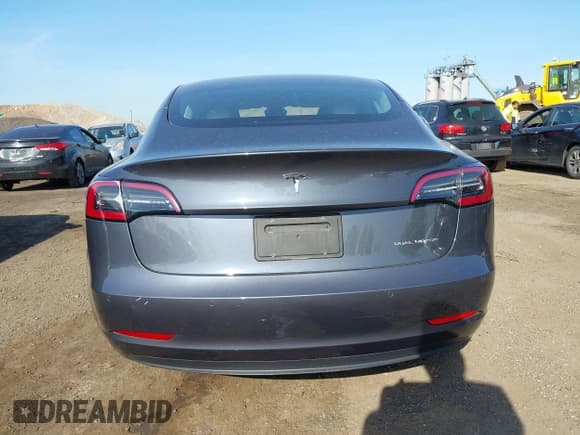 ✅ 2022 Tesla Model 3 Long Range • VIN: 5YJ3E1EB2NF183893 • Lot: 42130396. Wystawiony na IAAI z przebiegiem 25 552 mil. Bezpłatny archiwum sprzedaży aukcyjnych z USA i szczegółowy raport historii pojazdu na DreamBid. Zdjęcie 16.