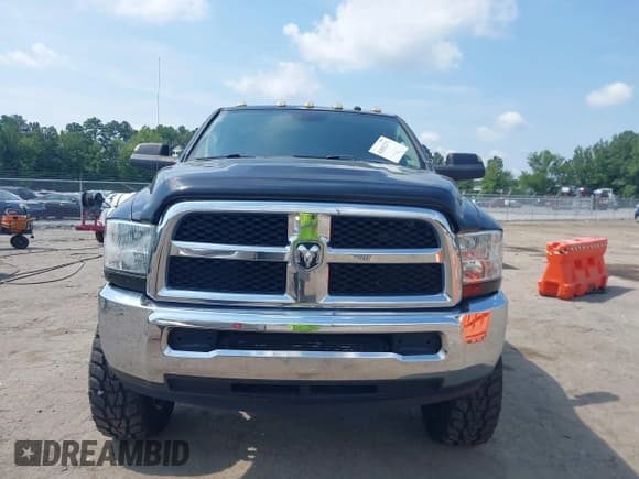 ✅ 2015 Ram 2500 Tradesman • VIN: 3C6UR5CL7FG552083 • Lot: 42882371. Wystawiony na IAAI z przebiegiem 221 995 mil. Bezpłatny archiwum sprzedaży aukcyjnych z USA i szczegółowy raport historii pojazdu na DreamBid. Zdjęcie 12.