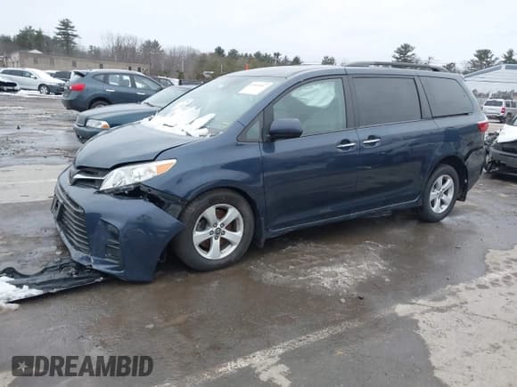 ✅ 2020 Toyota Sienna LE • VIN: 5TDKZ3DCXLS024652 • Lot: 43909047. Wystawiony na IAAI z przebiegiem 32 100 mil. Bezpłatny archiwum sprzedaży aukcyjnych z USA i szczegółowy raport historii pojazdu na DreamBid. Zdjęcie 2.
