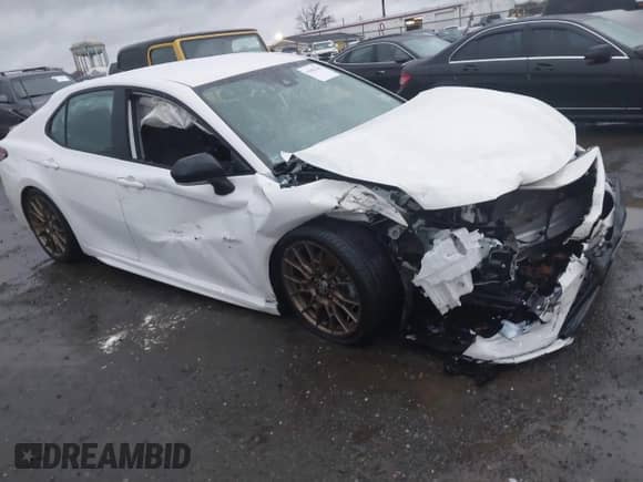 2023 Toyota Camry SE with VIN 4T1G11BK4PU094043, listed as a IAAI auction lot 41083305 with 25,698 mi miles and . Bid and sale history available at DreamBid. Image 1.