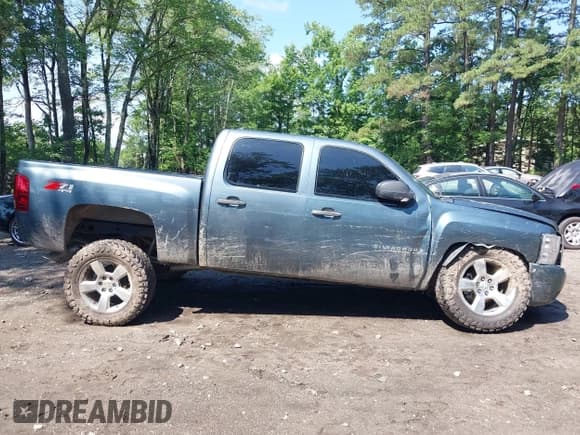 ✅ 2008 Chevrolet Silverado 1500 2LT • VIN: 3GCEK13M28G133936 • Lot: 42652666. Listed on IAAI with 204,560 mi. Free auction sales archive from the USA and detailed vehicle history report at DreamBid. Image 13.