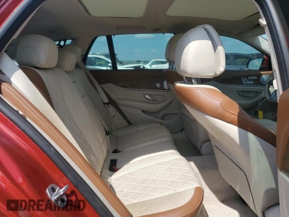 ✅ 2019 Mercedes-Benz E 450 • VIN: WDDZH6JB7KA592759 • Лот: 68437425. Опубликован ранее на Copart с пробегом 72 101 миль. Бесплатный доступ к архиву аукционных продаж из США и подробный отчёт об истории автомобиля на DreamBid. Изображение 10.