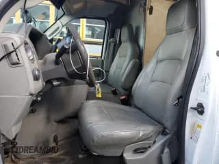 ✅ 2021 Ford Econoline Cargo • VIN: 1FDWE3FK6MDC23594 • Лот: 87260975. Опубликован ранее на Copart с пробегом 79 142 миль. Бесплатный доступ к архиву аукционных продаж из США и подробный отчёт об истории автомобиля на DreamBid. Изображение 5.