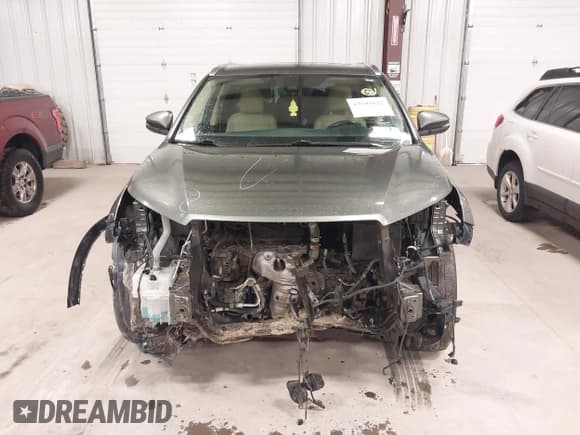 ✅ 2017 Toyota Highlander SE • VIN: 5TDJZRFH4HS376480 • Lot: 43595622. Listed on IAAI with 148,787 mi. Free auction sales archive from the USA and detailed vehicle history report at DreamBid. Image 12.