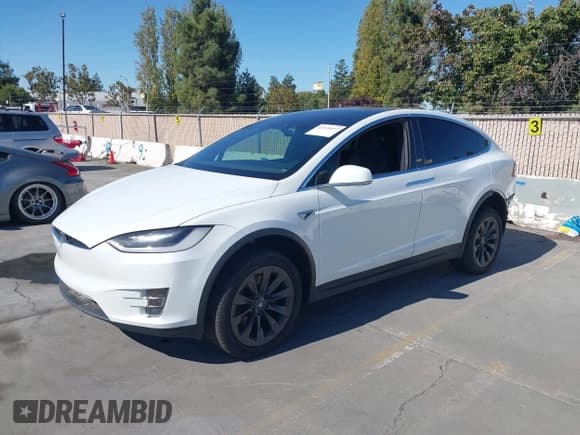 ✅ 2018 Tesla Model X 75D • VIN: 5YJXCAE20JF127078 • Лот: 43378457. Опубликован ранее на IAAI с пробегом 95 212 миль. Бесплатный доступ к архиву аукционных продаж из США и подробный отчёт об истории автомобиля на DreamBid. Изображение 2.