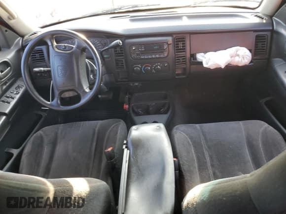 ✅ 2004 Dodge Dakota SLT • VIN: 1D7HL48N24S750470 • Lot: 46622465. Wystawiony na Copart z przebiegiem 228 183 mil. Bezpłatny archiwum sprzedaży aukcyjnych z USA i szczegółowy raport historii pojazdu na DreamBid. Zdjęcie 8.