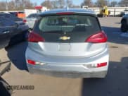 ✅ 2017 Chevrolet Bolt EV LT • VIN: 1G1FW6S04H4180525 • Lot: 41765456. Wystawiony na IAAI z przebiegiem 48 555 mil. Bezpłatny archiwum sprzedaży aukcyjnych z USA i szczegółowy raport historii pojazdu na DreamBid. Zdjęcie 17.