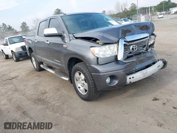 ✅ 2013 Toyota Tundra Limited • VIN: 5TFHY5F19DX301615 • Lot: 41837145. Wystawiony na IAAI z przebiegiem 136 398 mil. Bezpłatny archiwum sprzedaży aukcyjnych z USA i szczegółowy raport historii pojazdu na DreamBid. Zdjęcie 1.