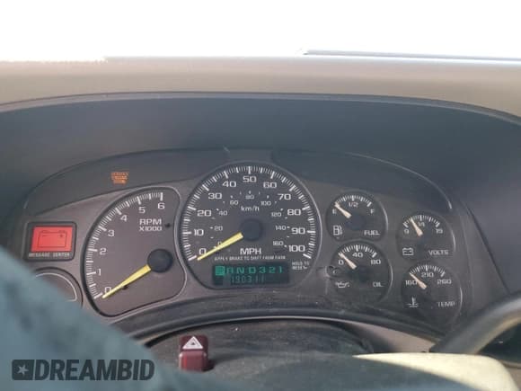 ✅ 2000 Chevrolet Suburban LS • VIN: 3GNEC16T7YG229228 • Lot: 71917695. Listed on Copart with 190,311 mi. Free auction sales archive from the USA and detailed vehicle history report at DreamBid. Image 9.