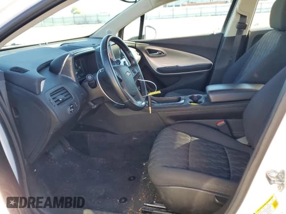 ✅ 2015 Chevrolet Volt • VIN: 1G1RC6E47FU141624 • Lot: 79142334. Wystawiony na Copart z przebiegiem 31 809 mil. Bezpłatny archiwum sprzedaży aukcyjnych z USA i szczegółowy raport historii pojazdu na DreamBid. Zdjęcie 7.