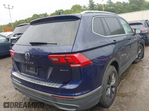 ✅ 2022 Volkswagen Tiguan SE • VIN: 3VV2B7AX3NM043163 • Lot: 43106844. Wystawiony na IAAI z przebiegiem 38 953 mil. Bezpłatny archiwum sprzedaży aukcyjnych z USA i szczegółowy raport historii pojazdu na DreamBid. Zdjęcie 4.