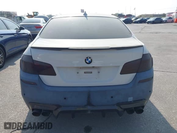 ✅ 2014 BMW 5 Series 550i • VIN: WBAKN9C51ED681921 • Lot: 43754559. Wystawiony na IAAI z przebiegiem Nie podano. Bezpłatny archiwum sprzedaży aukcyjnych z USA i szczegółowy raport historii pojazdu na DreamBid. Zdjęcie 16.