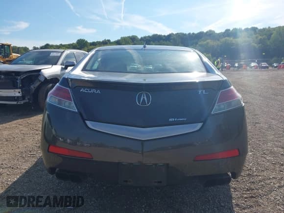 ✅ 2010 Acura TL Technology • VIN: 19UUA9F59AA000520 • Lot: 43119381. Listed on IAAI with 194,216 mi. Free auction sales archive from the USA and detailed vehicle history report at DreamBid. Image 16.