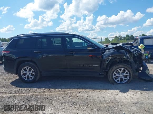 ✅ 2022 Jeep Grand Cherokee Limited • VIN: 1C4RJKBG7N8599286 • Lot: 43107691. Wystawiony na IAAI z przebiegiem 75 777 mil. Bezpłatny archiwum sprzedaży aukcyjnych z USA i szczegółowy raport historii pojazdu na DreamBid. Zdjęcie 14.