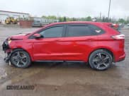 ✅ 2022 Ford Edge ST • VIN: 2FMPK4AP2NBA70287 • Lot: 42199012. Wystawiony na IAAI z przebiegiem 58 069 mil. Bezpłatny archiwum sprzedaży aukcyjnych z USA i szczegółowy raport historii pojazdu na DreamBid. Zdjęcie 14.