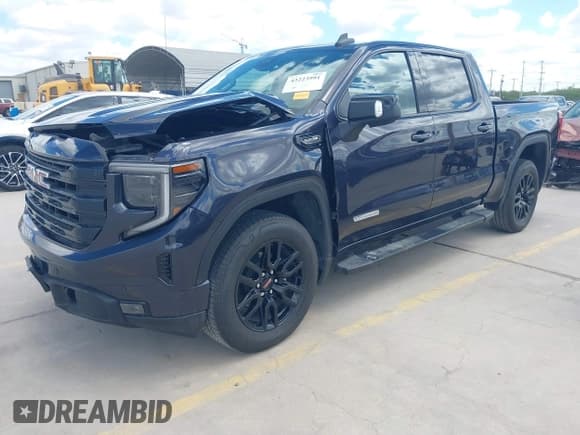 ✅ 2025 GMC Sierra 1500 Elevation • VIN: 3GTPHCED4SG221913 • Lot: 43223991. Listed on IAAI with 11,863 mi. Free auction sales archive from the USA and detailed vehicle history report at DreamBid. Image 17.