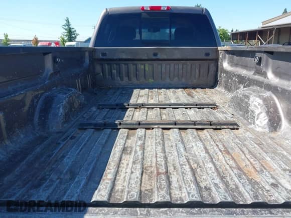 2008 Chevrolet Silverado 3500HD SRW LTZ with VIN 1GCHK336X8F203758, listed as a IAAI auction lot 42813487 with 278,562 mi miles and . Bid and sale history available at DreamBid. Image 18.