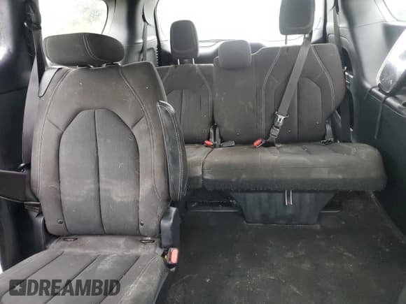 ✅ 2019 Chrysler Pacifica Touring Plus • VIN: 2C4RC1FG9KR704957 • Lot: 67713395. Wystawiony na Copart z przebiegiem Nie podano. Bezpłatny archiwum sprzedaży aukcyjnych z USA i szczegółowy raport historii pojazdu na DreamBid. Zdjęcie 10.