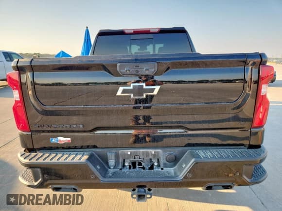 ✅ 2022 Chevrolet Silverado 1500 LT Trail Boss • VIN: 3GCUDFET4NG551059 • Lot: 80306995. Wystawiony na Copart z przebiegiem 67 456 mil. Bezpłatny archiwum sprzedaży aukcyjnych z USA i szczegółowy raport historii pojazdu na DreamBid. Zdjęcie 6.