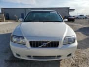 ✅ 2004 Volvo S80 • VIN: YV1TS59HX41382013 • Лот: 88773365. Опубликован ранее на Copart с пробегом 185 838 миль. Бесплатный доступ к архиву аукционных продаж из США и подробный отчёт об истории автомобиля на DreamBid. Изображение 5.