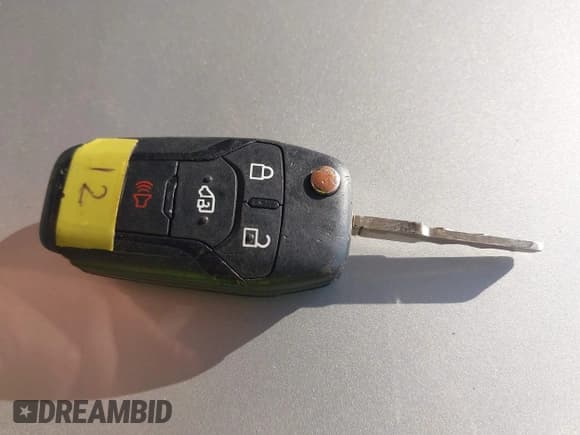 ✅ 2023 Ford Transit Cargo • VIN: 1FTBR3U89PKA33304 • Lot: 43395490. Wystawiony na IAAI z przebiegiem 89 723 mil. Bezpłatny archiwum sprzedaży aukcyjnych z USA i szczegółowy raport historii pojazdu na DreamBid. Zdjęcie 11.