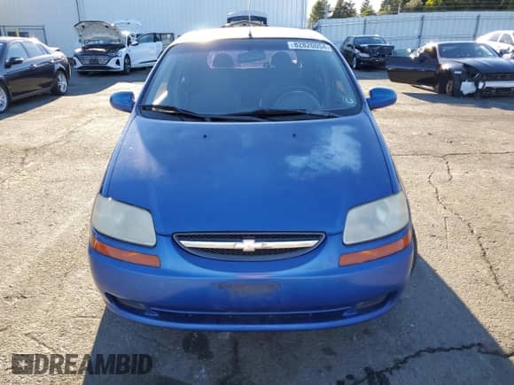 2004 Chevrolet Aveo LS z VIN KL1TJ62664B266574, wystawiony jako Copart lot #82820054 z przebiegiem Nie podano mil oraz Czysty tytuł • Clean title. Historia ofert i sprzedaży dostępna na DreamBid. Obrazek 5.