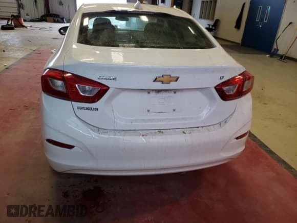 ✅ 2018 Chevrolet Cruze LT • VIN: 1G1BE5SMXJ7236096 • Lot: 69760892. Wystawiony na Copart z przebiegiem Nie podano. Bezpłatny archiwum sprzedaży aukcyjnych z USA i szczegółowy raport historii pojazdu na DreamBid. Zdjęcie 6.