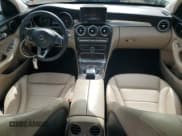 ✅ 2015 Mercedes-Benz C 300 • VIN: 55SWF4JB9FU095960 • Lot: 81444275. Wystawiony na Copart z przebiegiem 98 682 mil. Bezpłatny archiwum sprzedaży aukcyjnych z USA i szczegółowy raport historii pojazdu na DreamBid. Zdjęcie 8.