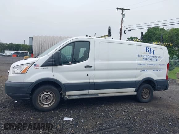 ✅ 2018 Ford Transit • VIN: 1FTYR1ZM1JKB18598 • Lot: 42533470. Wystawiony na IAAI z przebiegiem 215 015 mil. Bezpłatny archiwum sprzedaży aukcyjnych z USA i szczegółowy raport historii pojazdu na DreamBid. Zdjęcie 14.