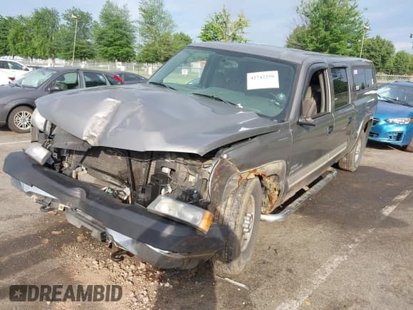 ✅ 2006 Chevrolet Silverado 2500HD LT3 • VIN: 1GCHK23D26F229616 • Лот: 42742250. Опубликован ранее на IAAI с пробегом 213 140 миль. Бесплатный доступ к архиву аукционных продаж из США и подробный отчёт об истории автомобиля на DreamBid. Изображение 2.