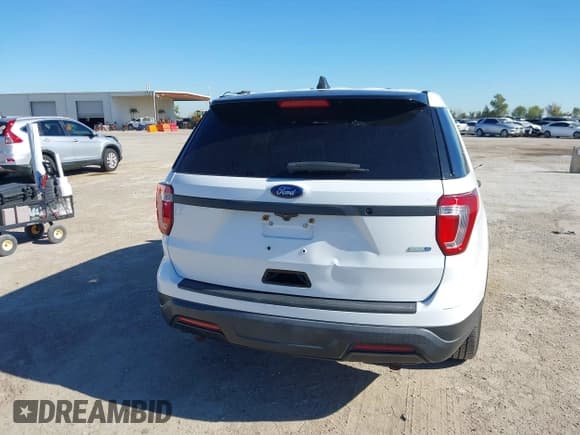 ✅ 2019 Ford Police Interceptor Utility • VIN: 1FM5K8AR7KGA29450 • Lot: 43588619. Wystawiony na IAAI z przebiegiem 117 353 mil. Bezpłatny archiwum sprzedaży aukcyjnych z USA i szczegółowy raport historii pojazdu na DreamBid. Zdjęcie 17.