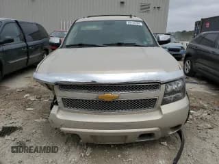 ✅ 2012 Chevrolet Suburban LS • VIN: 1GNSKHE77CR235736 • Lot: 69155704. Wystawiony na Copart z przebiegiem Nie podano. Bezpłatny archiwum sprzedaży aukcyjnych z USA i szczegółowy raport historii pojazdu na DreamBid. Zdjęcie 5.