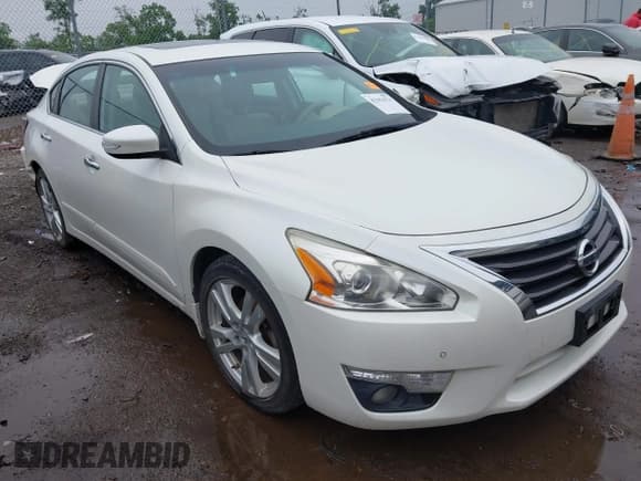 ✅ 2015 Nissan Altima SL • VIN: 1N4BL3AP1FC448807 • Lot: 42351574. Listed on IAAI with 110,354 mi. Free auction sales archive from the USA and detailed vehicle history report at DreamBid. Image 1.