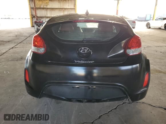✅ 2012 Hyundai Veloster w/Red Int • VIN: KMHTC6AD3CU058993 • Lot: 44230704. Wystawiony na Copart z przebiegiem Nie podano. Bezpłatny archiwum sprzedaży aukcyjnych z USA i szczegółowy raport historii pojazdu na DreamBid. Zdjęcie 6.