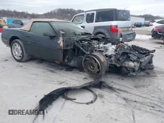 ✅ 1994 Chevrolet Corvette • VIN: 1G1YY32PXR5119898 • Lot: 41524375. Wystawiony na IAAI z przebiegiem Nie podano. Bezpłatny archiwum sprzedaży aukcyjnych z USA i szczegółowy raport historii pojazdu na DreamBid. Zdjęcie 1.