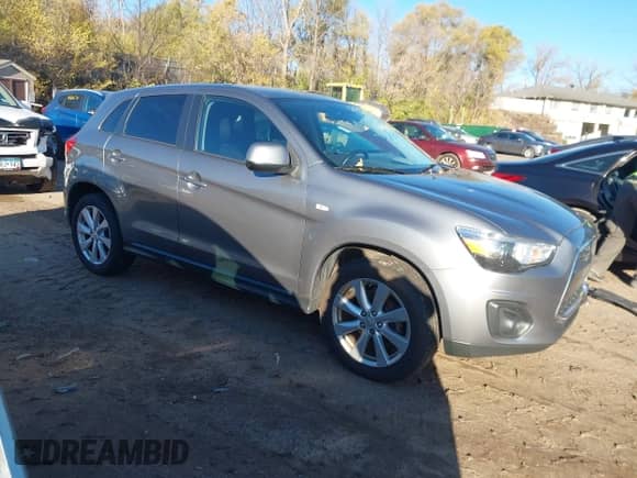 2014 Mitsubishi Outlander ES z VIN 4A4AR3AU0EE022662, wystawiony jako IAAI lot #43609130 z przebiegiem 150 486 mil mil oraz . Historia ofert i sprzedaży dostępna na DreamBid. Obrazek 1.