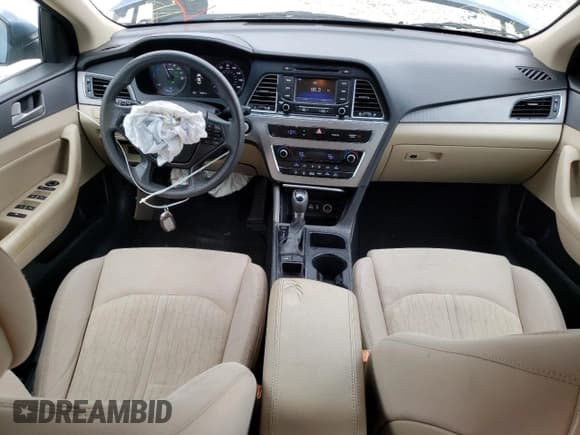 ✅ 2016 Hyundai Sonata SE • VIN: KMHE24L16GA016957 • Lot: 38388633. Listed on Copart with 76,297 mi. Free auction sales archive from the USA and detailed vehicle history report at DreamBid. Image 8.