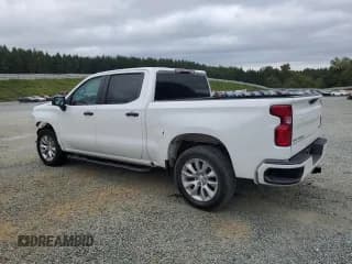 ✅ 2021 Chevrolet Silverado 1500 Custom • VIN: 3GCPWBEKXMG261110 • Lot: 71084094. Wystawiony na Copart z przebiegiem 114 967 mil. Bezpłatny archiwum sprzedaży aukcyjnych z USA i szczegółowy raport historii pojazdu na DreamBid. Zdjęcie 2.