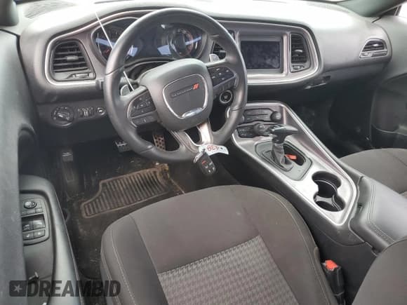 ✅ 2019 Dodge Challenger R/T • VIN: 2C3CDZBT5KH570821 • Lot: 67335804. Wystawiony na Copart z przebiegiem 84 813 mil. Bezpłatny archiwum sprzedaży aukcyjnych z USA i szczegółowy raport historii pojazdu na DreamBid. Zdjęcie 8.