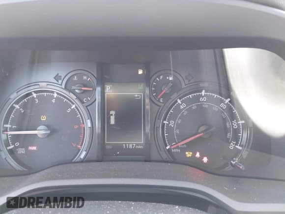 ✅ 2023 Toyota 4Runner SR5 Premium • VIN: JTENU5JR5P6190062 • Лот: 42077579. Опубликован ранее на IAAI с пробегом 1 187 миль. Бесплатный доступ к архиву аукционных продаж из США и подробный отчёт об истории автомобиля на DreamBid. Изображение 7.